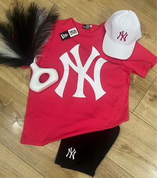Conjunto New Era fucsia y negro - Talla M