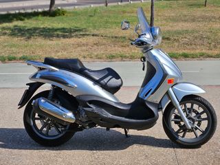 Piaggio Beverly Tourer 250ie - Scooter