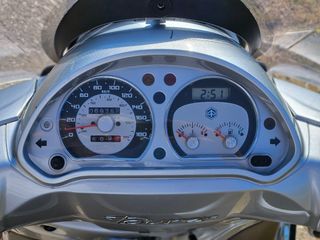 Piaggio Beverly Tourer 250ie - Scooter