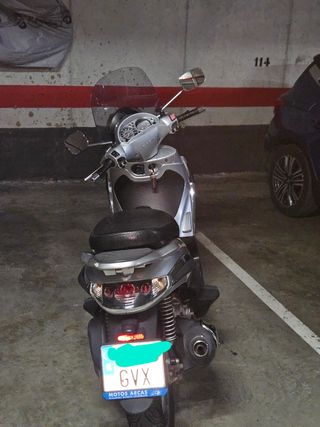 Piaggio Beverly Tourer 250ie - Scooter