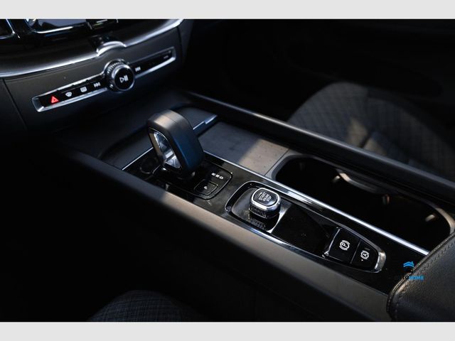 Volvo XC60 2.0 T6 AWD Recharge Ultimate Black Ed AT