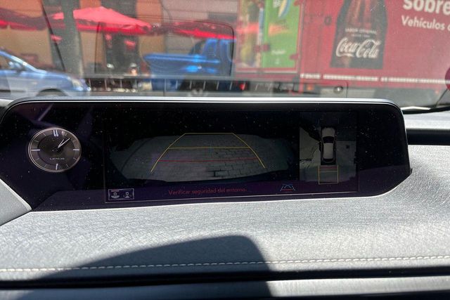 Lexus UX 250h Lury 184cv