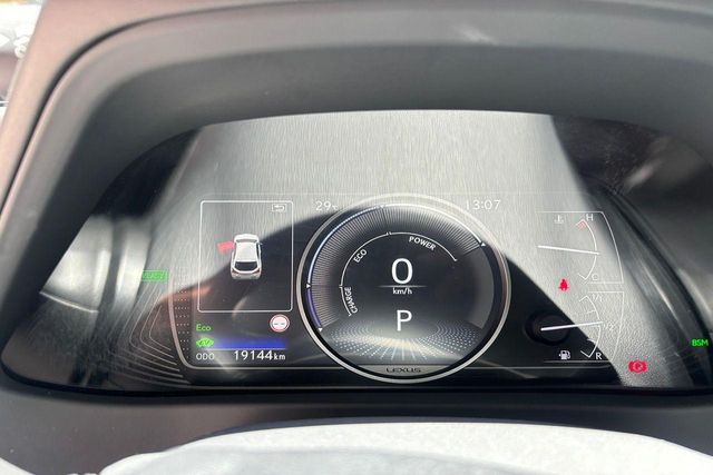 Lexus UX 250h Lury 184cv