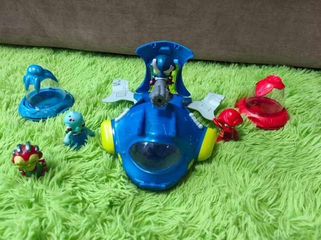 Alienigenas con nave espacial