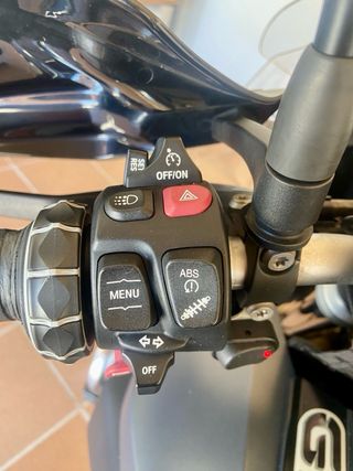 BMW f 750 GS - Moto de aventura/touring