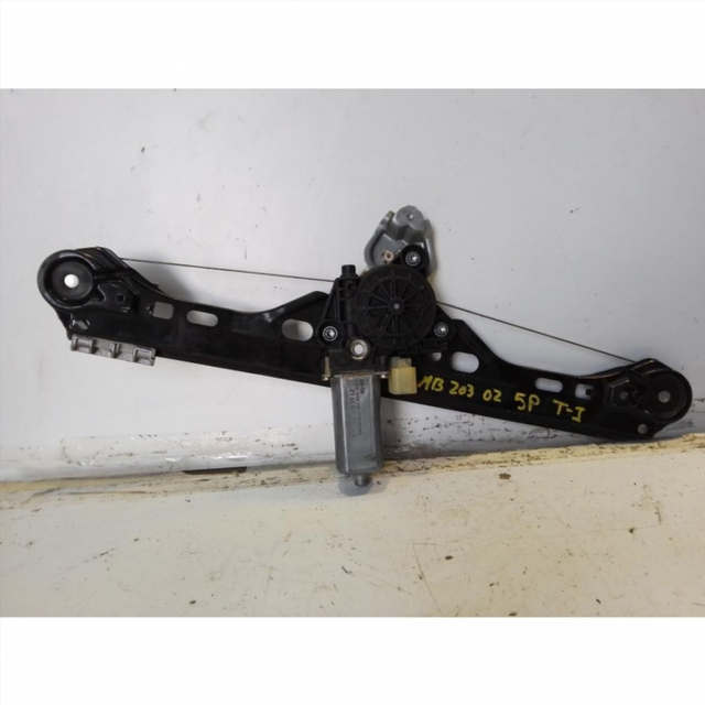 Elevalunas delantero derecho Mercedes Benz