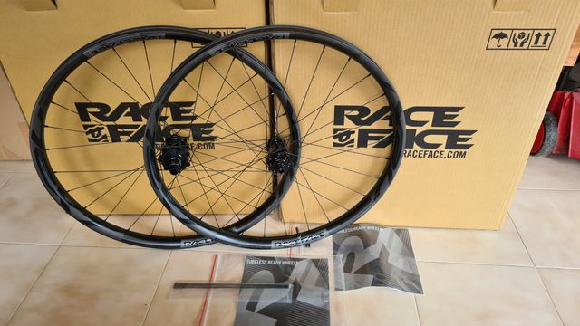 Ruedas de carbono 29" Raceface Next R 31