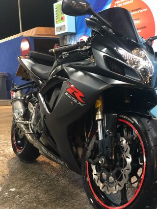 Suzuki GSXR 600 K7 - Impecable
