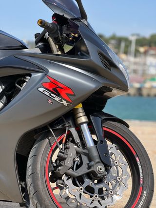 Suzuki GSXR 600 K7 - Impecable