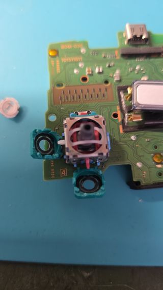 ¿Tu mando de PS5 sufre del temido DRIFT?