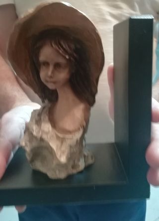 Adorno niña porcelana
