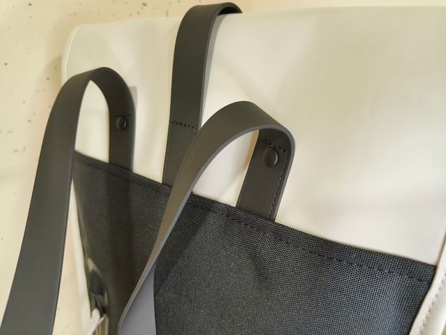 Mochila Rains OffWhite