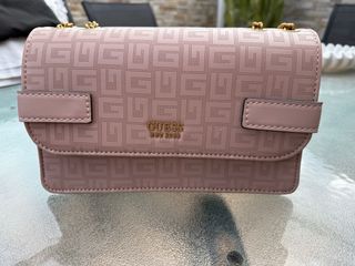 Bolso Guess rosa bandolera