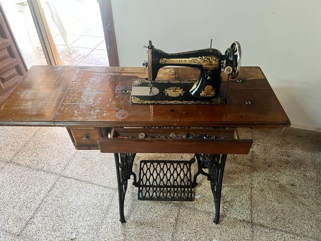Máquina coser Singer antigua