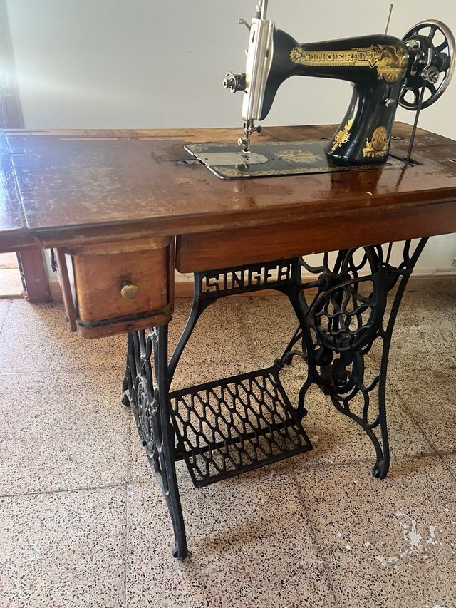 Máquina coser Singer antigua