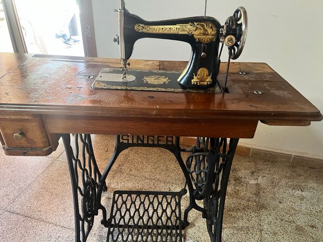 Máquina coser Singer antigua