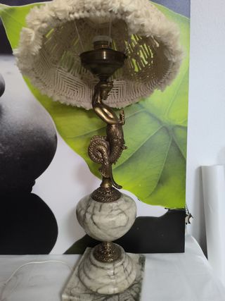 Lámpara bronce y mármol estilo sirena