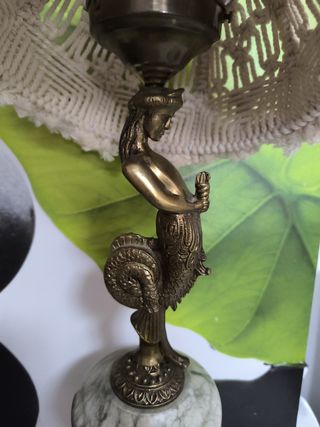 Lámpara bronce y mármol estilo sirena