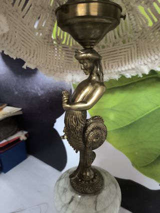 Lámpara bronce y mármol estilo sirena
