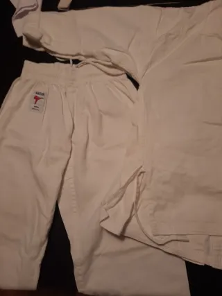 Kimono Talla 130 7/8 años. Marca Kaiten.