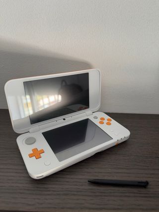 Nintendo 2DS XL