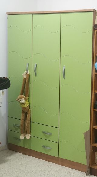 Armario infantil verde - 3 puertas