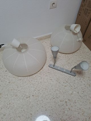 3 lámparas blancas de papel y metal