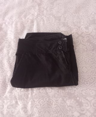 Bermuda mujer color negro