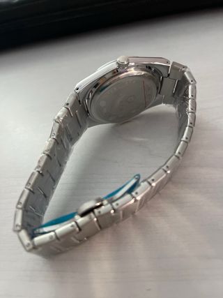 Reloj UTHAI 