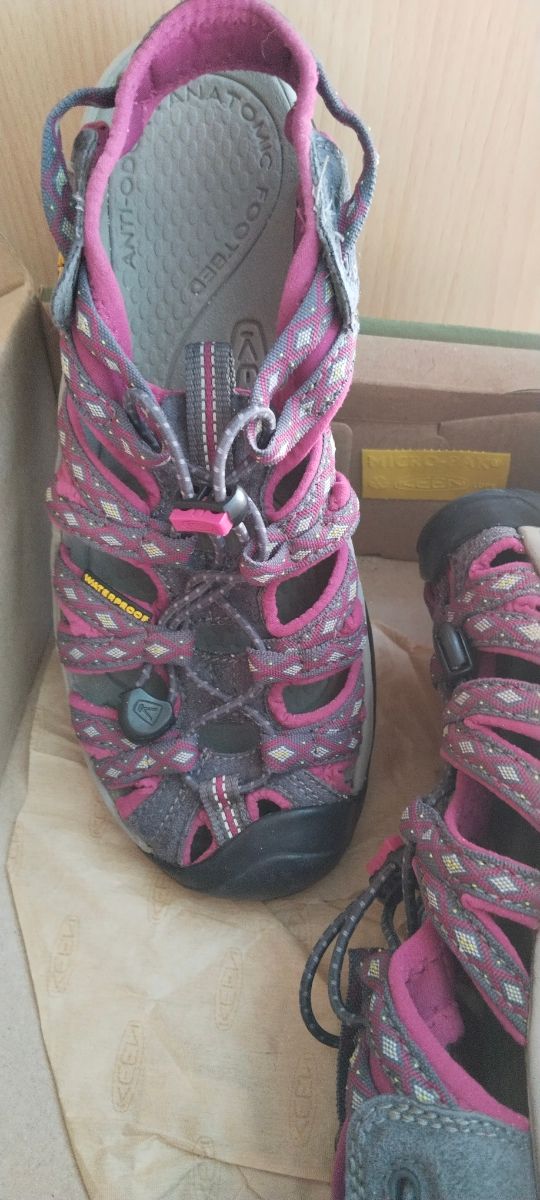 Sandalias Keen Whisper Mujer 38