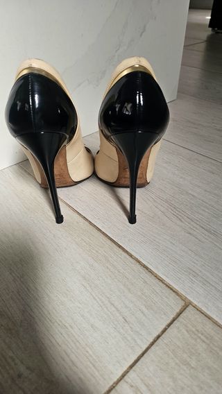 Stilettos Jimmy Choo beige-negro