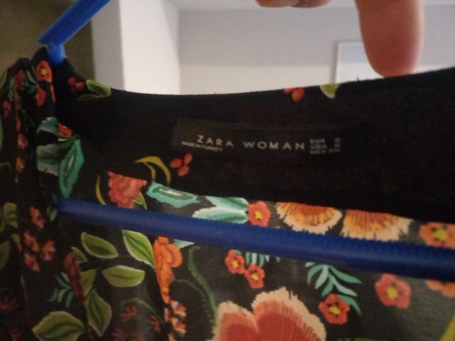 Vestido floral Zara