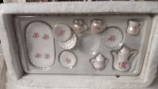 MINIATURE CASA DELLE BAMBOLE. 