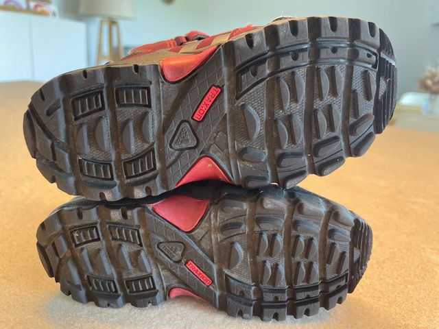 Botas Adidas niño/a montaña 23 1/2