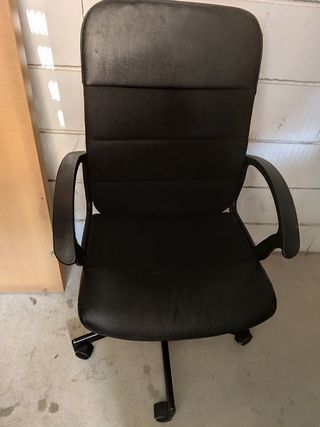 Silla oficina giratoria negra