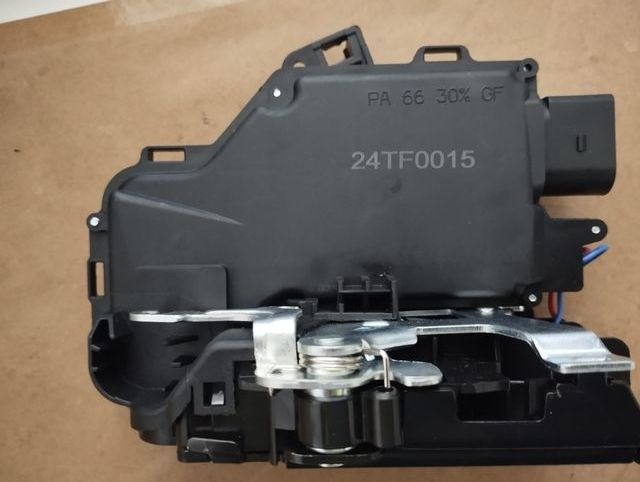 Serratura porta destra VAG, PSA