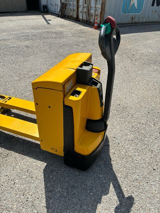 Transpaleta eléctrica Jungheinrich EJE 120