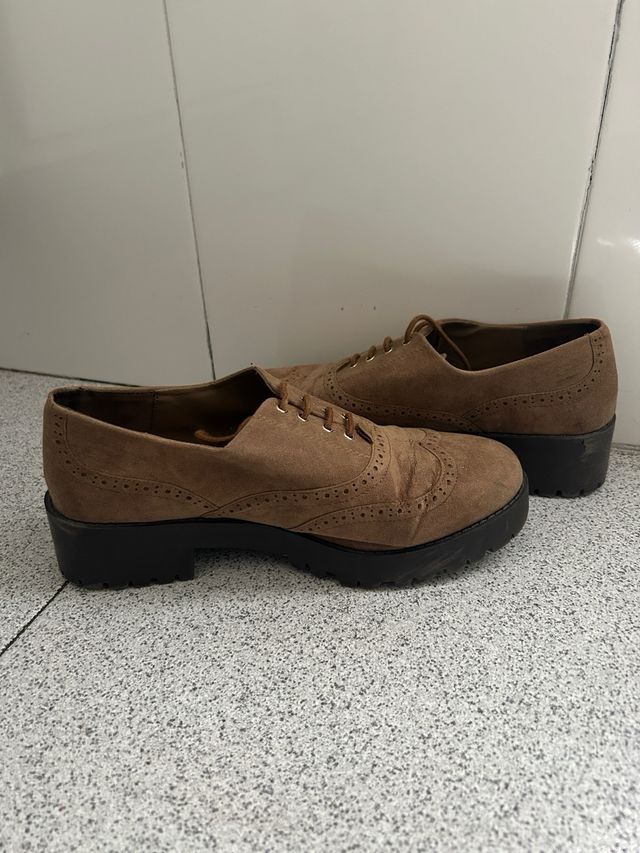 Zapatos Pull & Bear Marrón