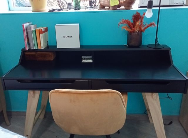 NUEVO AMPLIO ESCRITÓRIO EN NEGRO BLANCO O GRIS