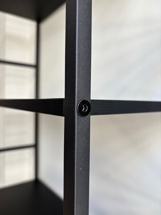 Estantería negra metal y madera