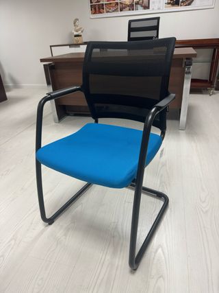 Silla oficina moderna azul y negra