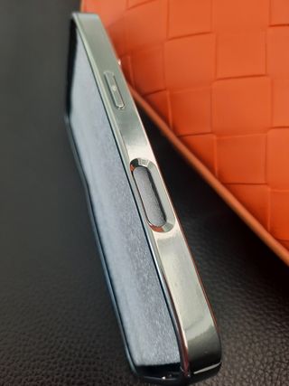 Capa iPhone 16 Pro - Brilhante