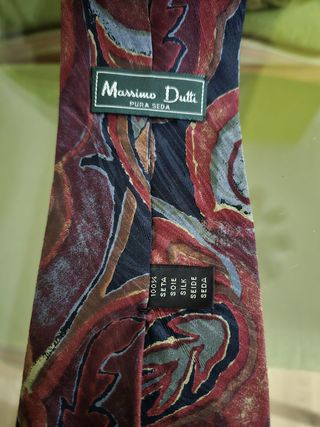 Corbatas de seda. 7,90 euros la unidad 