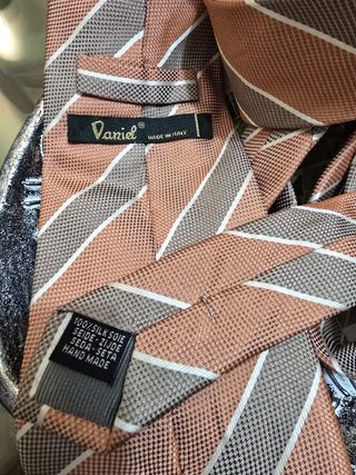 Corbatas de seda. 7,90 euros la unidad 