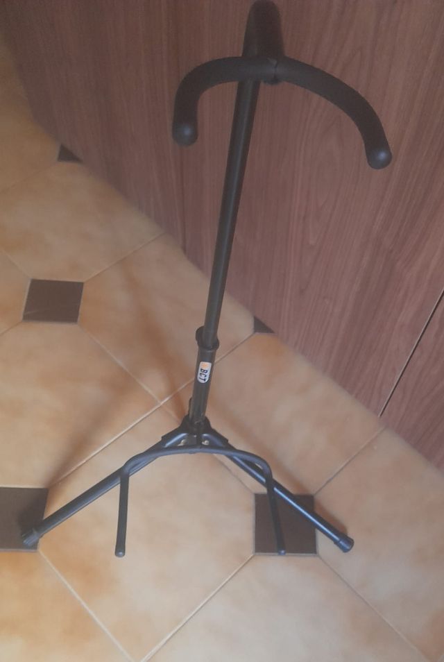 Supporto chitarra in metallo