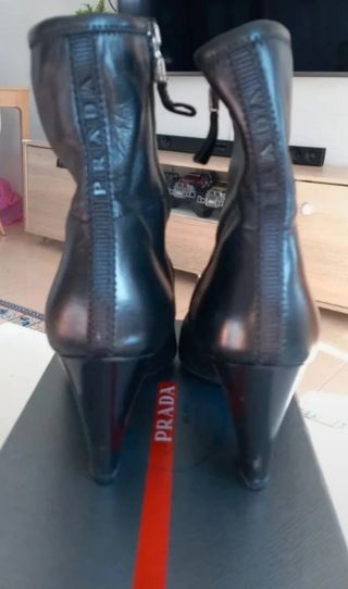 Stivali Prada in pelle marrone