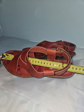 Sandalias rojas de cuña