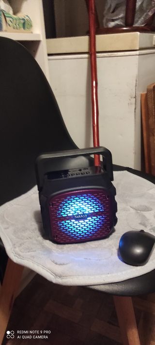 Altavoz Sakkya portátil con Bluetooth