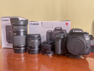 Canon EOS 77D + 3 objetivos