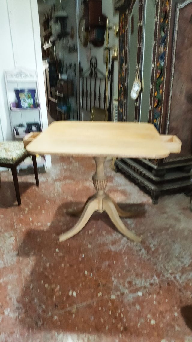 Mesa plegable antigua de madera